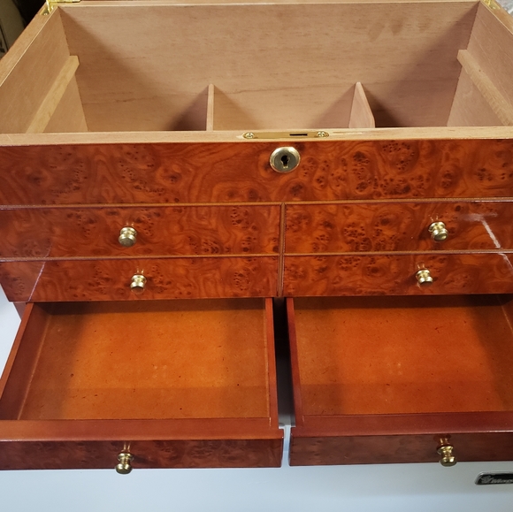 Humidor - Picture 5 of 6